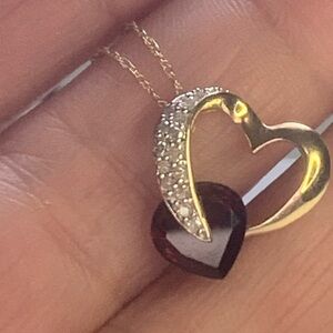 10k Gold and Diamond & Garnet Heart Pendant Necklace . Beautiful perfect shape!🩷
